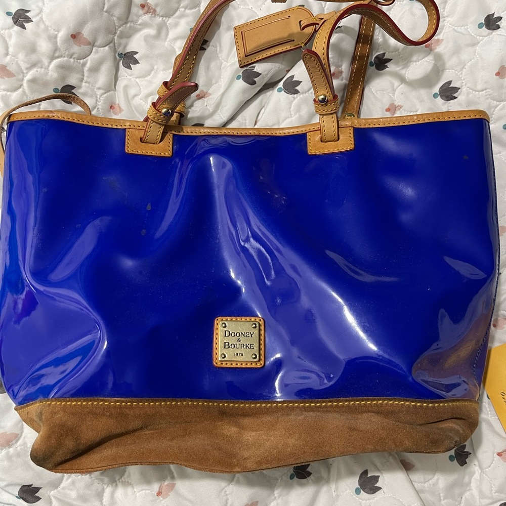 Patent leather Dooney & Bourke tote.
